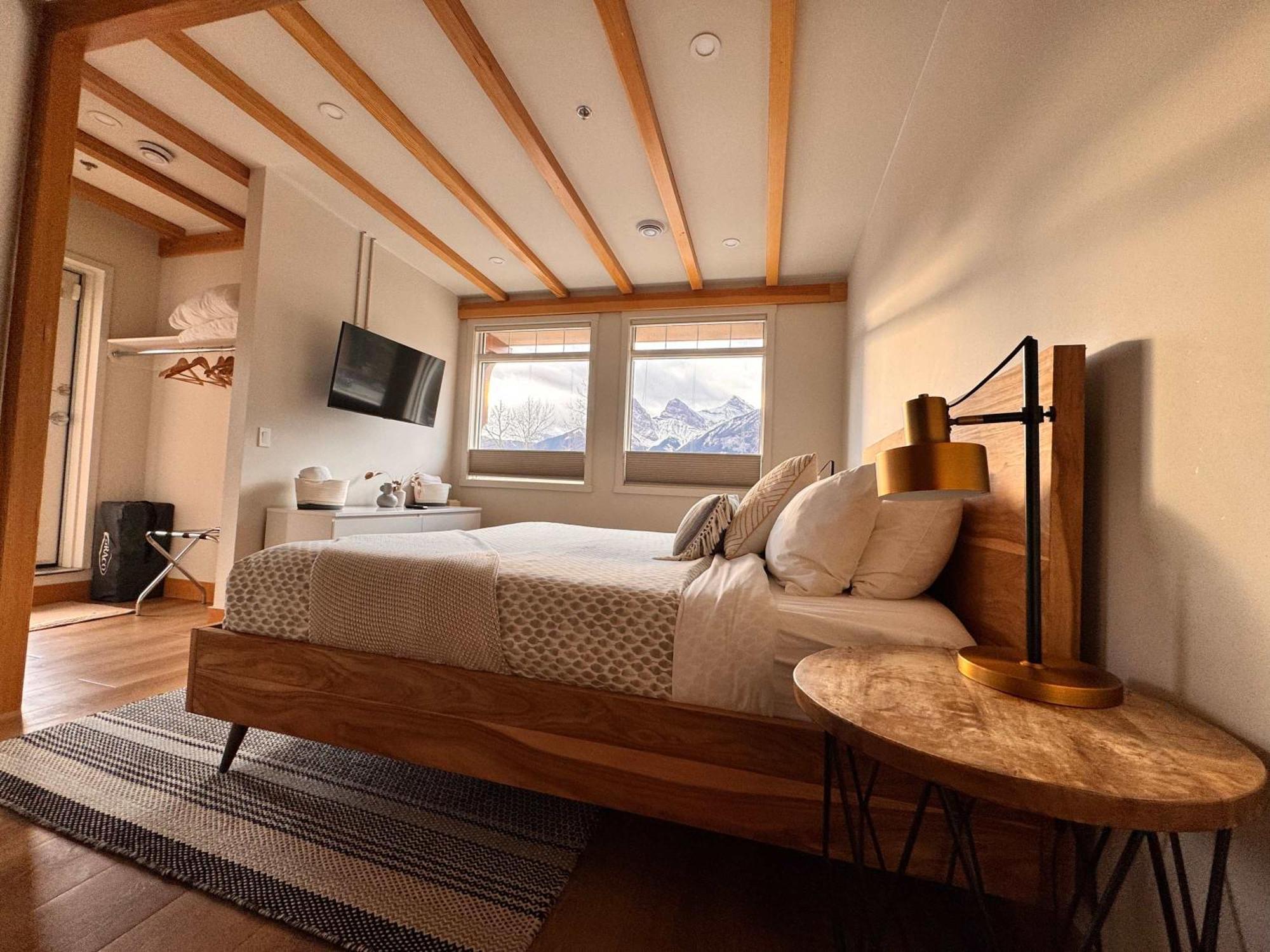 קאנמור Ravens Crest Lodge - Stunning Views Perfectly Located On Main Street מראה חיצוני תמונה
